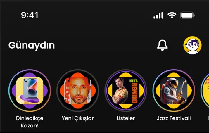 İlgini çeken bir story’ye tıkladığında içeriği görüntüleyebilir, ekran üzerindeki yönlendirmeleri kullanarak ilgili şarkı, liste veya kampanya sayfasına anında gidebilirsin.